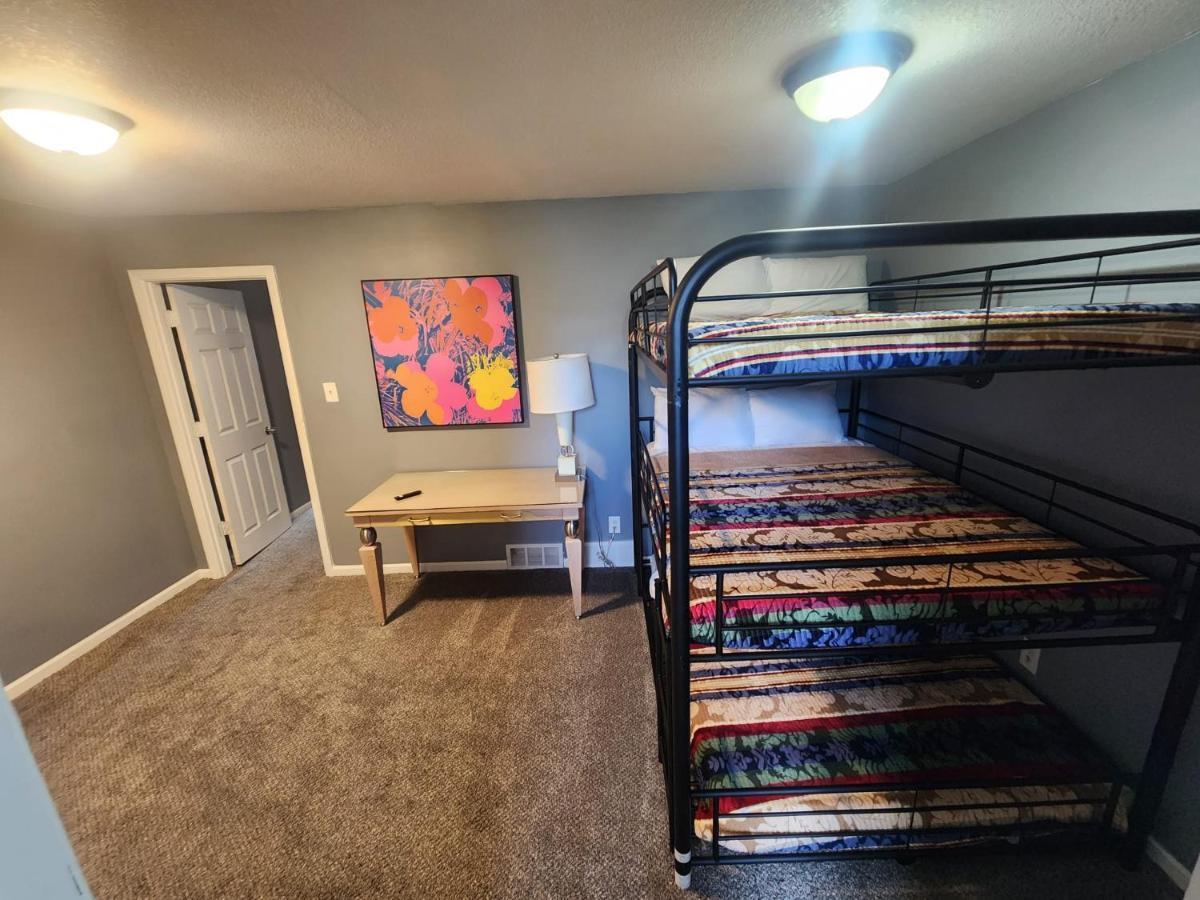 Super Large East Memphis 23 Beds Exterior photo