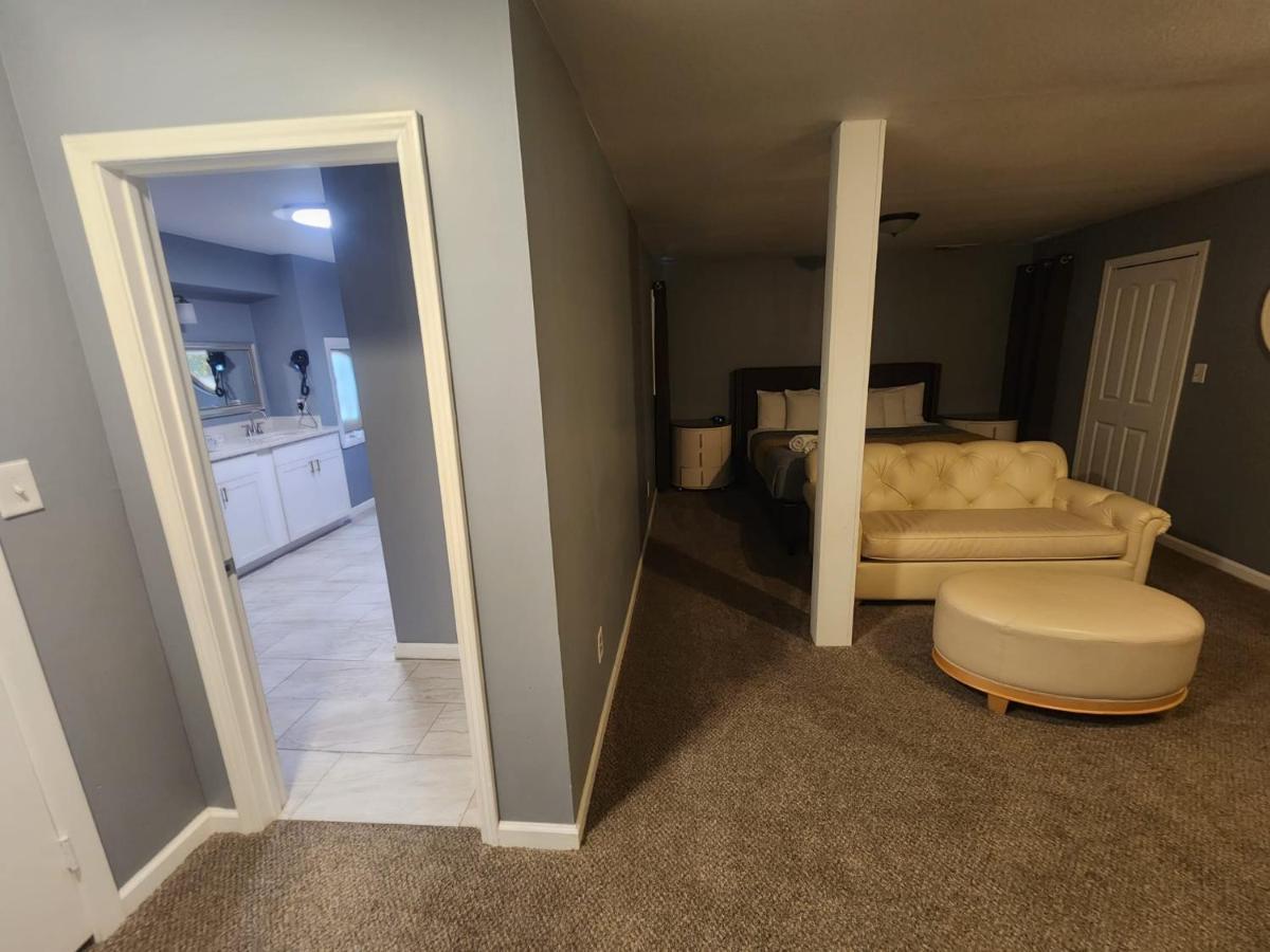 Super Large East Memphis 23 Beds Exterior photo
